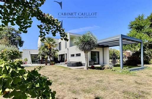 Maison 6 pièces 165 m² · à Varzay · 165 m² · 430 000 €