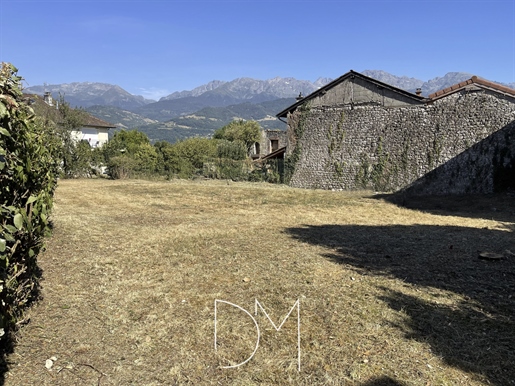 Terrain 715 m² · à Saint-Ismier · 715 m² · 275 000 €