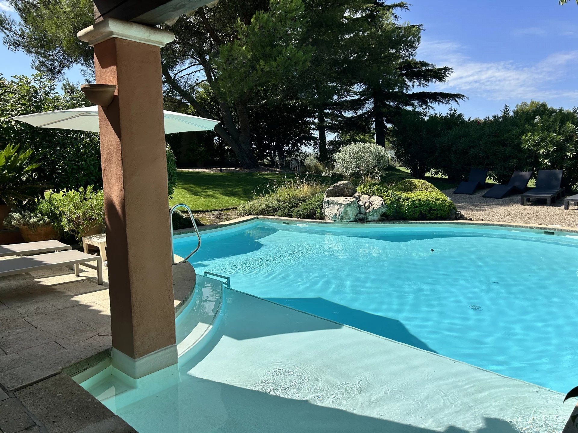 Maison à vendre, 137m², Mallemort