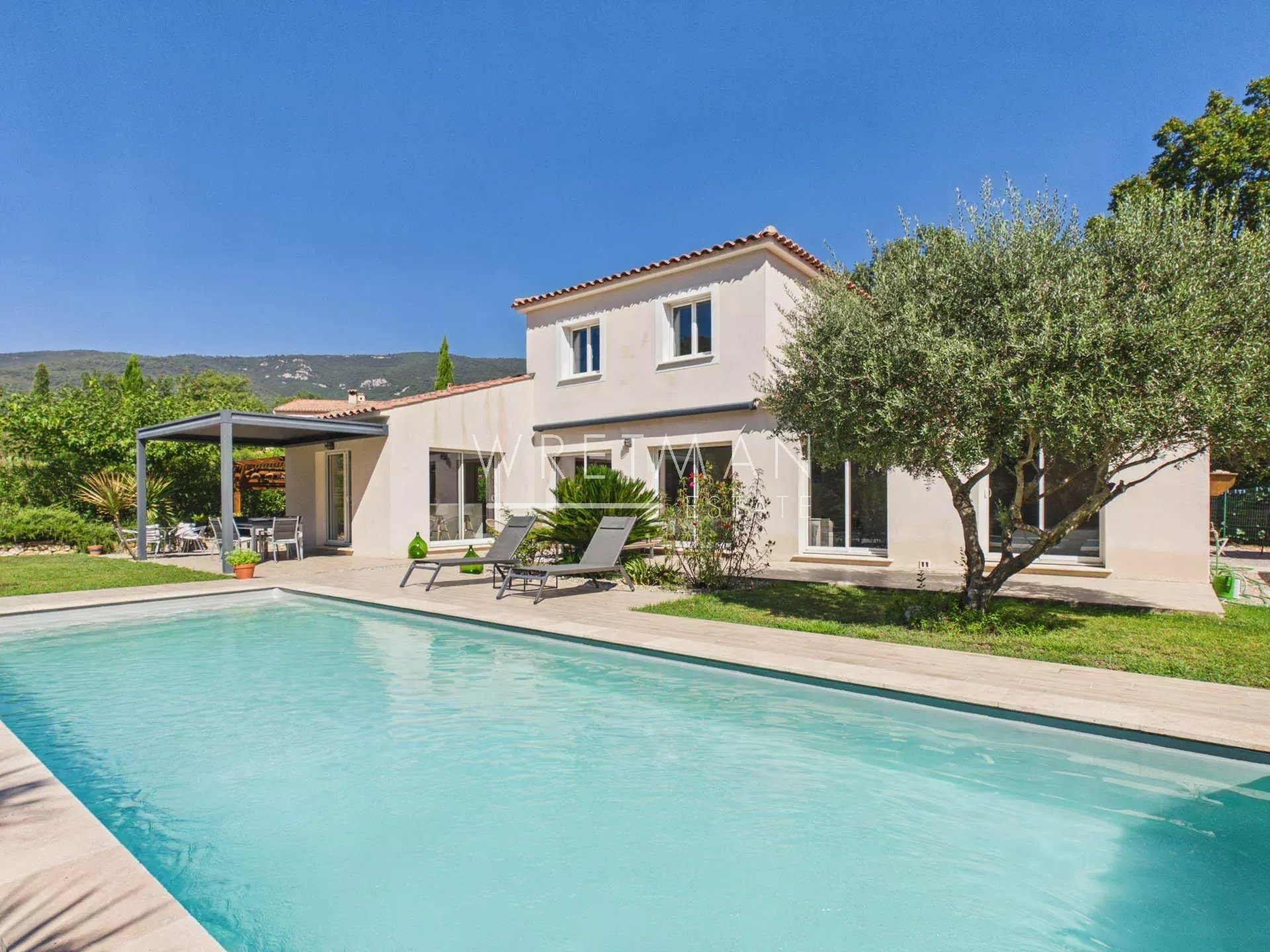 Maison à vendre, 186m², Seillans