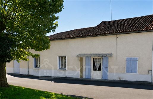 Maison 6 pièces 120 m² · à Rouillac · 120 m² · 70 000 €
