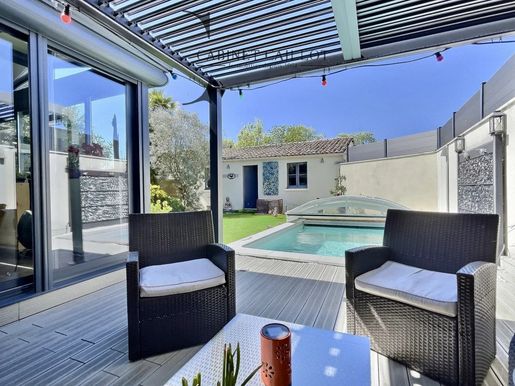 Maison 6 pièces 170 m² · à Saintes · 170 m² · 441 000 €