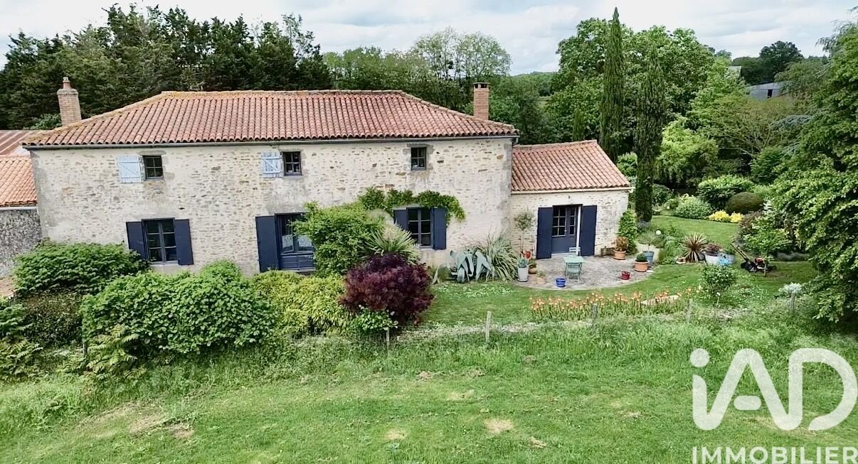 Maison à vendre, 176m², Gourgé
