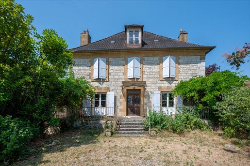 Maison 10 pièces 258 m² · à Gourdon · 258 m² · 246 750 €