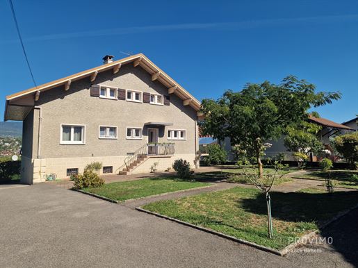 Maison 10 pièces 187 m² · à Etrembières · 187 m² · 750 000 €