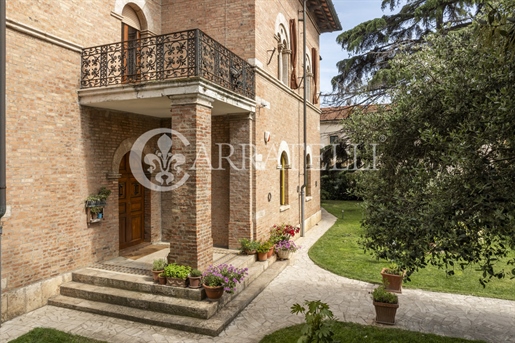 Follonica (Grosseto) photo 2