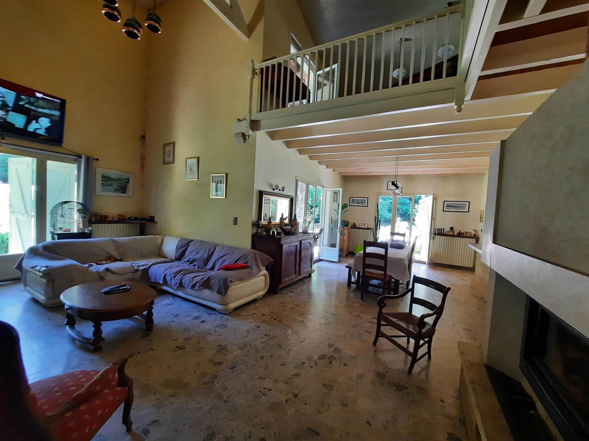 Maison à vendre, 313m², Blasimon