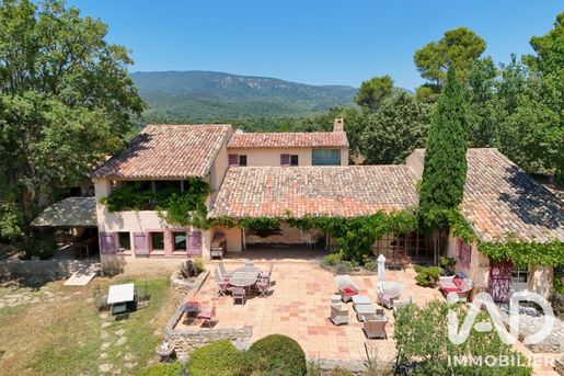 Maison 10 pièces 440 m² · à Grambois · 440 m² · 1 800 000 €
