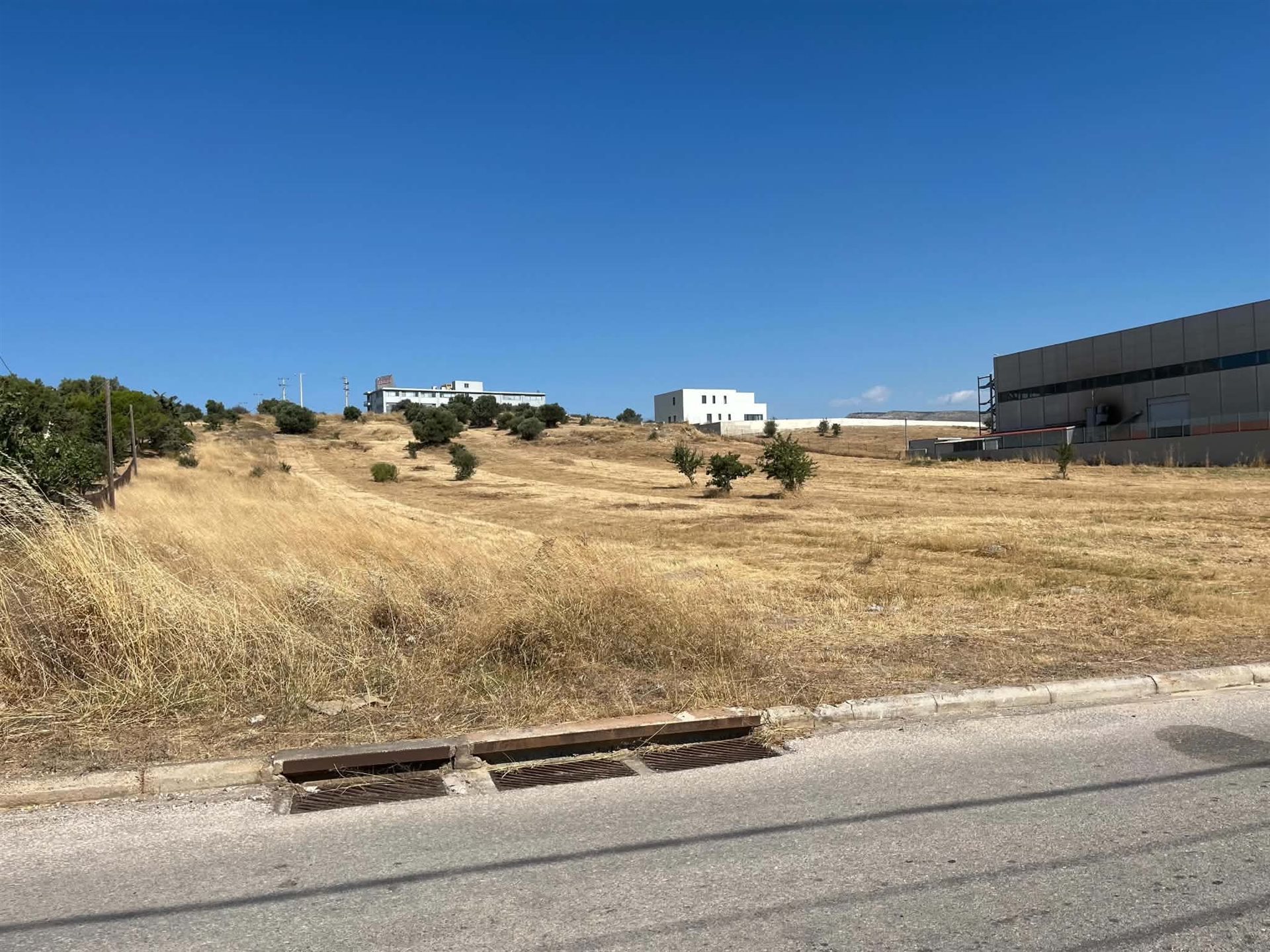 Keratea, Attika’da Satılık 12.841 m² Sanayi Geliştirme Arsası