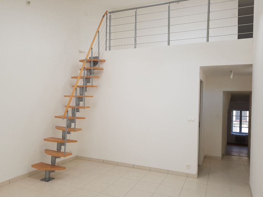 Appartement à louer, 80m², Pont-Saint-Esprit