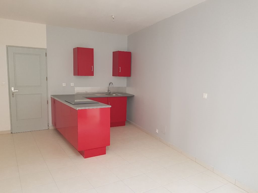 Appartement à louer, 80m², Pont-Saint-Esprit
