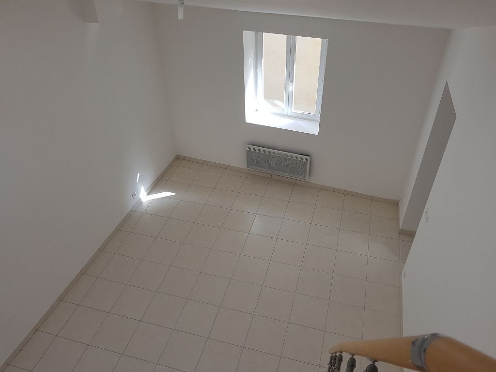 Appartement à louer, 80m², Pont-Saint-Esprit