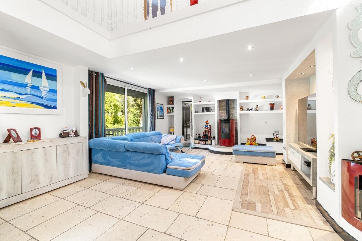 Maison à vendre, 197m², L'Escarène