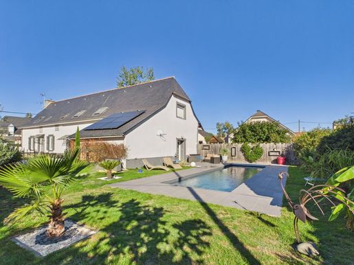 Maison 7 pièces 250 m² · à Juillan · 250 m² · 449 000 €