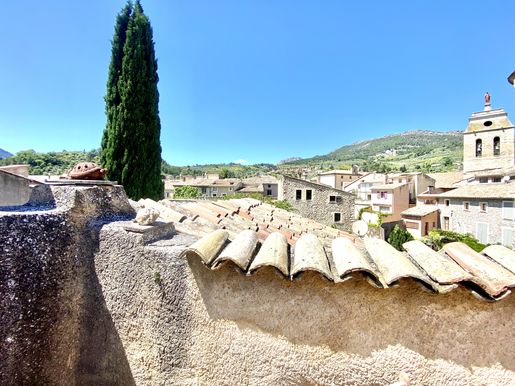 Maison 10 pièces 271 m² · à Buis-les-Baronnies · 271 m² · 298 000 €