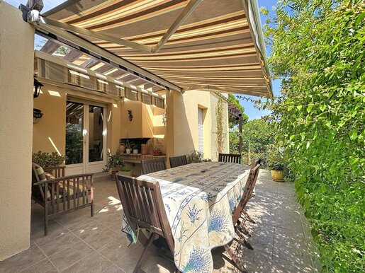 Maison 6 pièces 158 m² · à Clermont-l'Hérault · 158 m² · 439 000 €