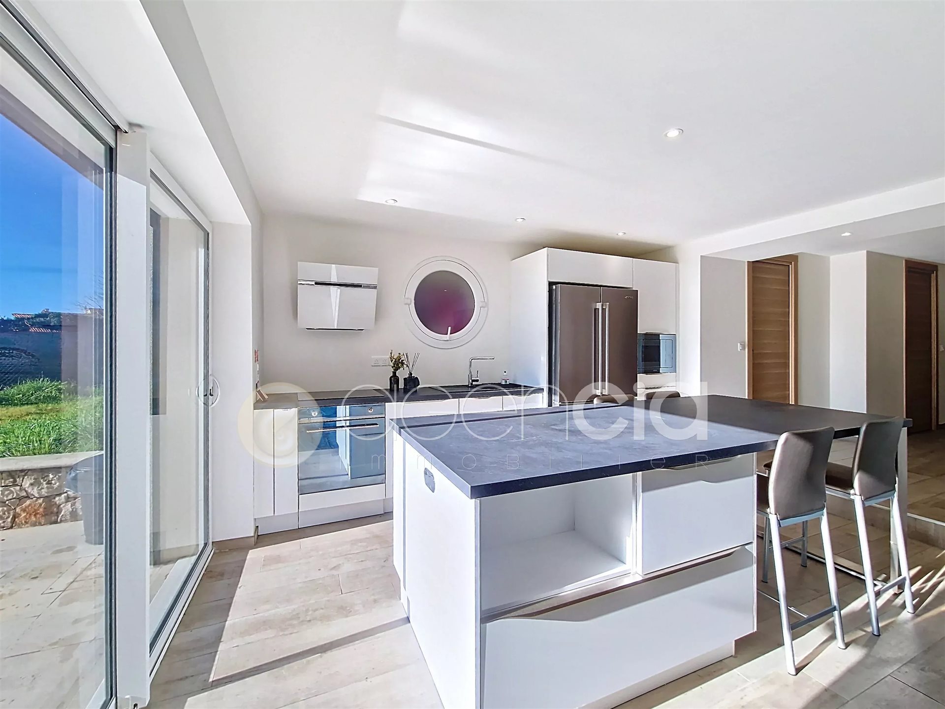 Appartement à vendre, 74m², Spéracèdes
