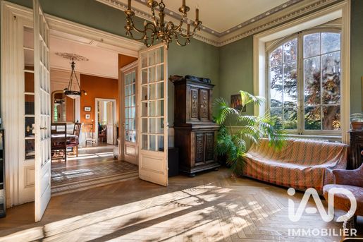 Maison 10 pièces 316 m² · à Écully · 316 m² · 1 350 000 €