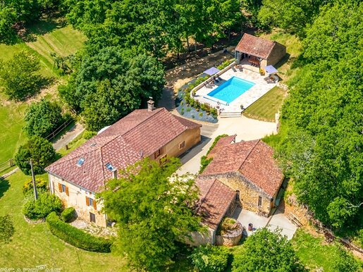 Maison 8 pièces 296 m² · à Cuzorn · 296 m² · 650 000 €