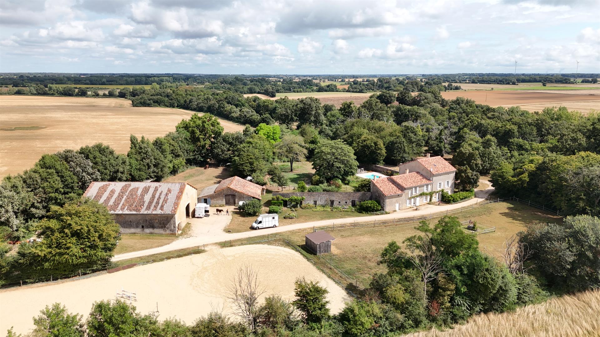 Maison à vendre, 297m², Gençay