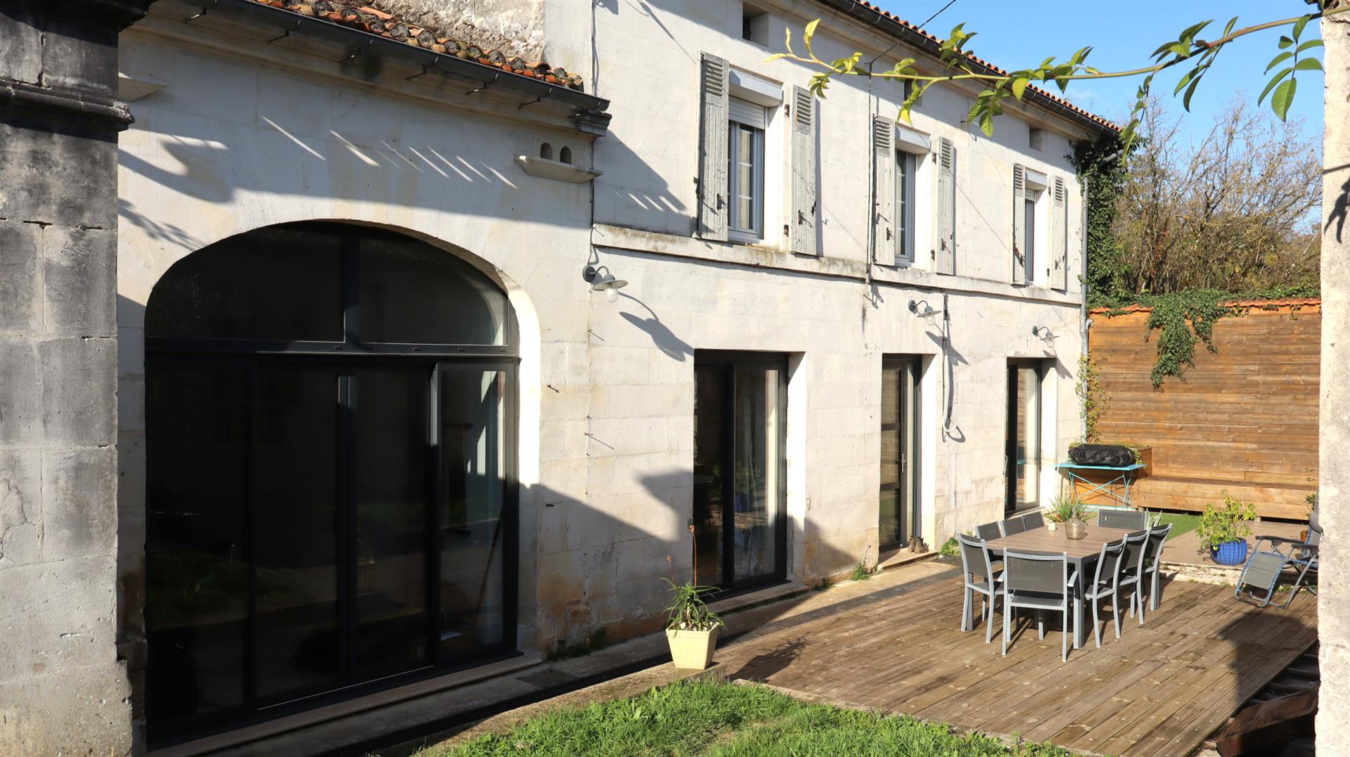 Maison à vendre, 217m², Angoulême
