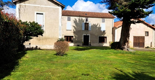 Maison 9 pièces 379 m² · à Miélan · 379 m² · 299 000 €