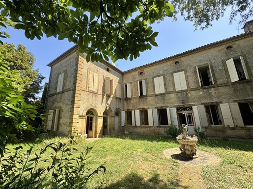 Maison 12 pièces 600 m² · à Mirande · 600 m² · 525 000 €