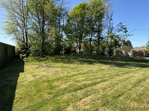 Terrain 1118 m² · à Coëx · 1 118 m² · 150 000 €