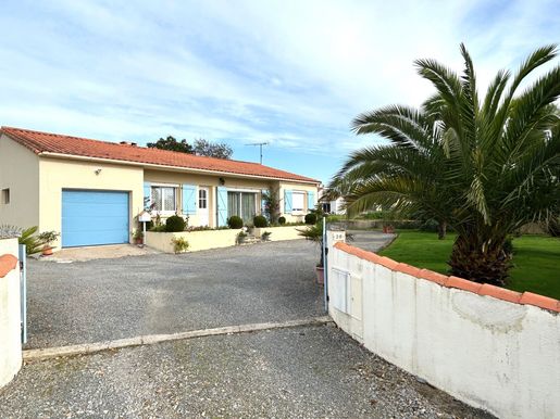 Maison 4 pièces 100 m² · à Coëx · 100 m² · 270 000 €