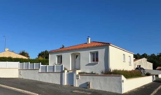 Maison 4 pièces 110 m² · à Coëx · 110 m² · 267 000 €