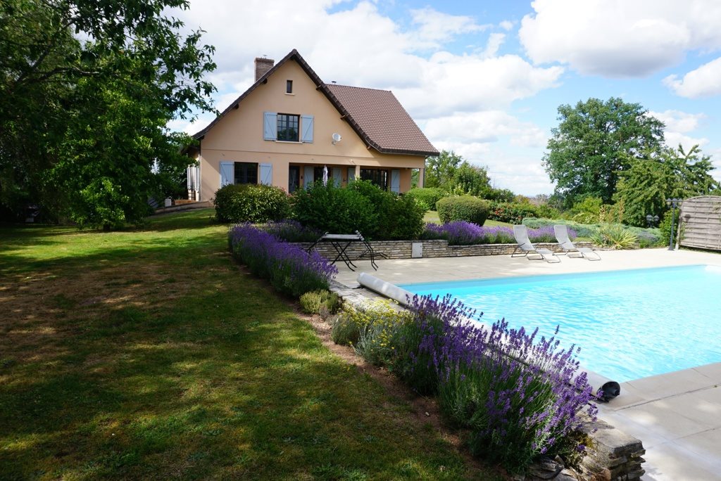 Maison à vendre, 300m², Montaiguët-en-Forez
