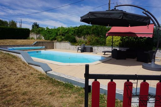 Maison 7 pièces 155 m² · à Saint-Christophe-en-Brionnais · 155 m² · 325 600 €