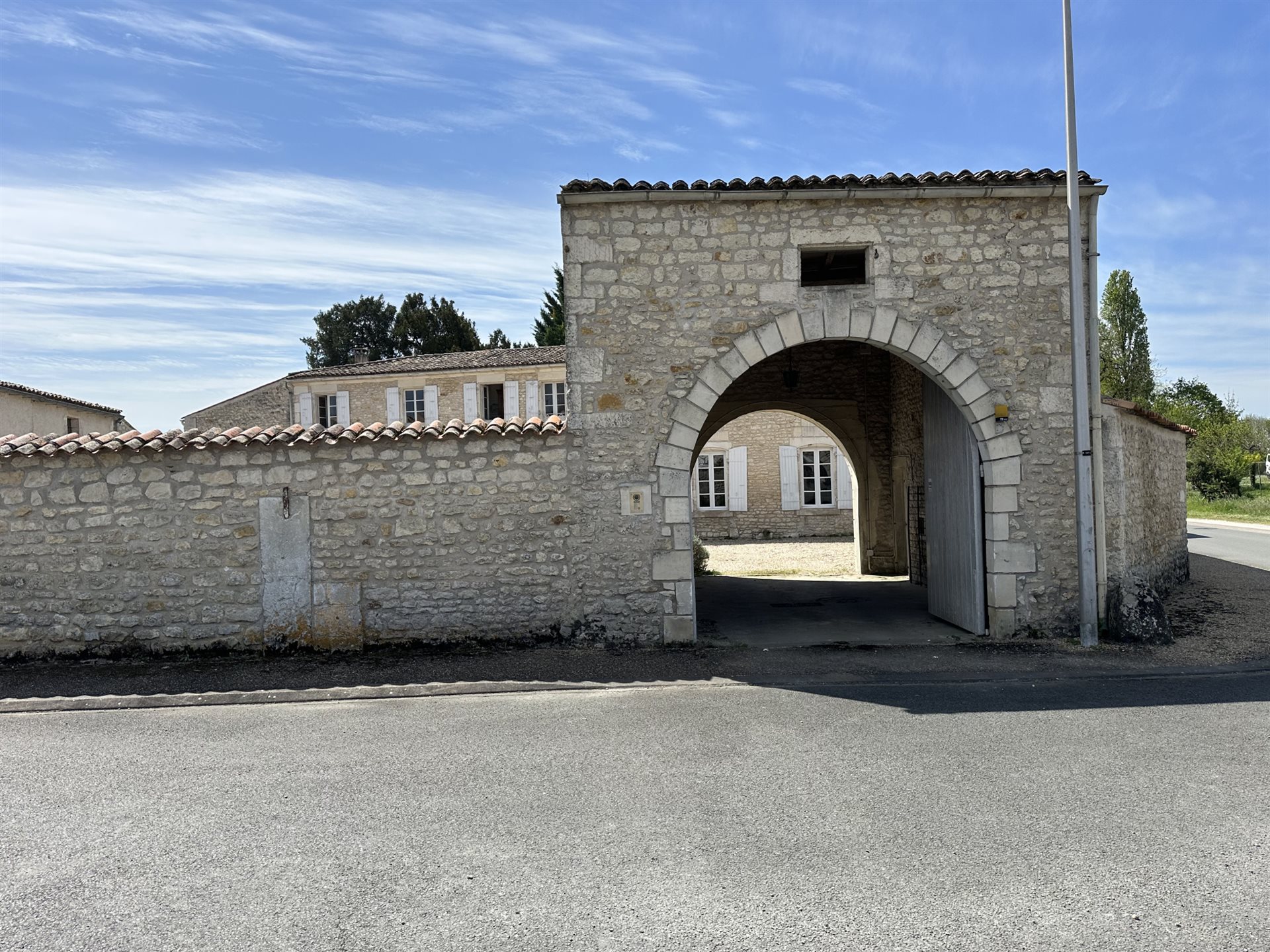 Maison à vendre, 380m², Saint-Romain-de-Benet
