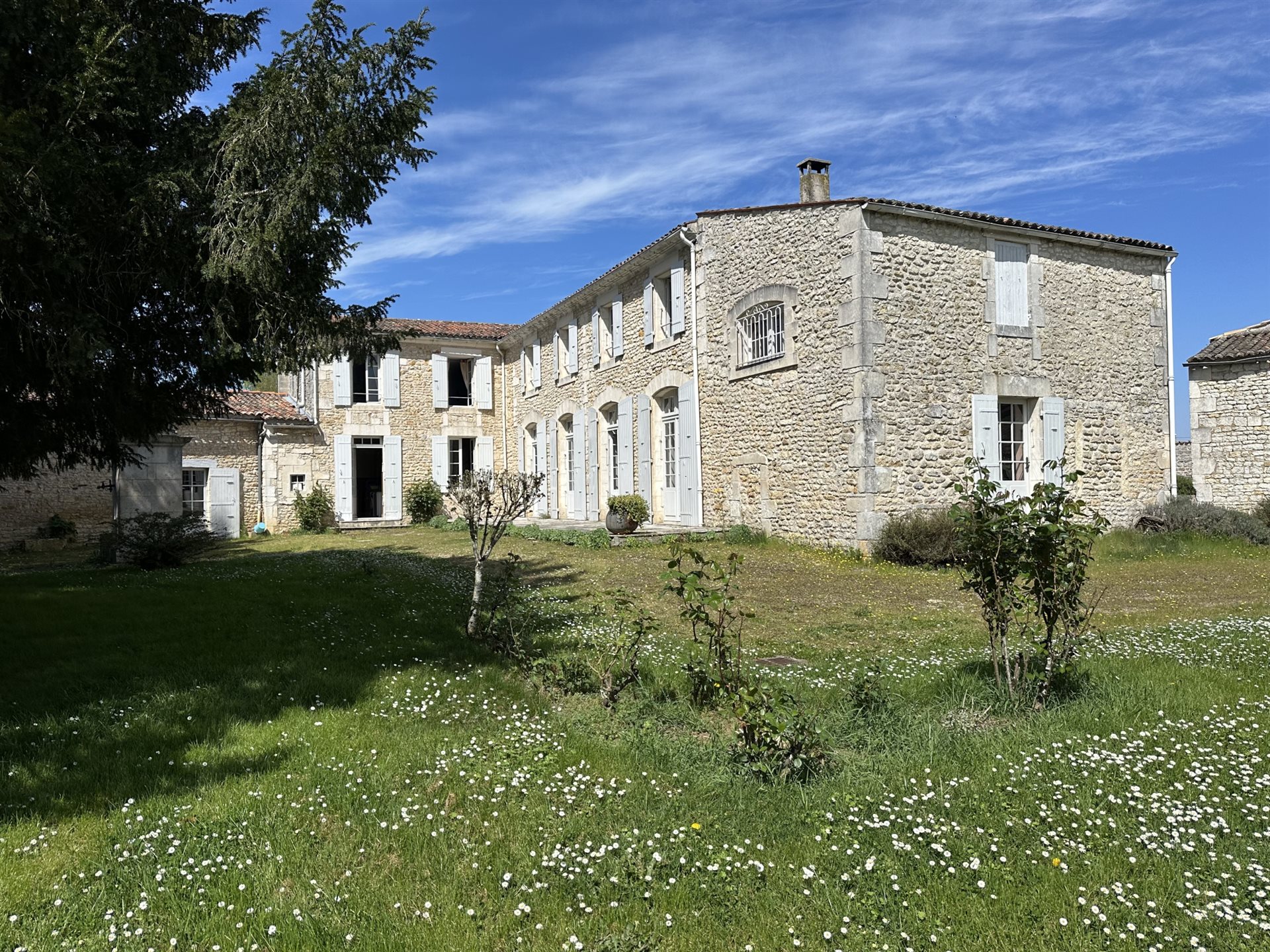 Maison à vendre, 380m², Saint-Romain-de-Benet