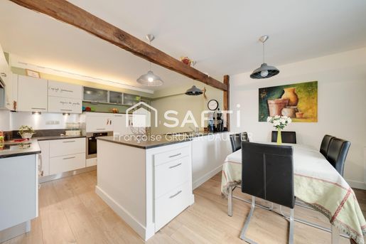 Maison 8 pièces 235 m² · à Francheville · 235 m² · 280 000 €