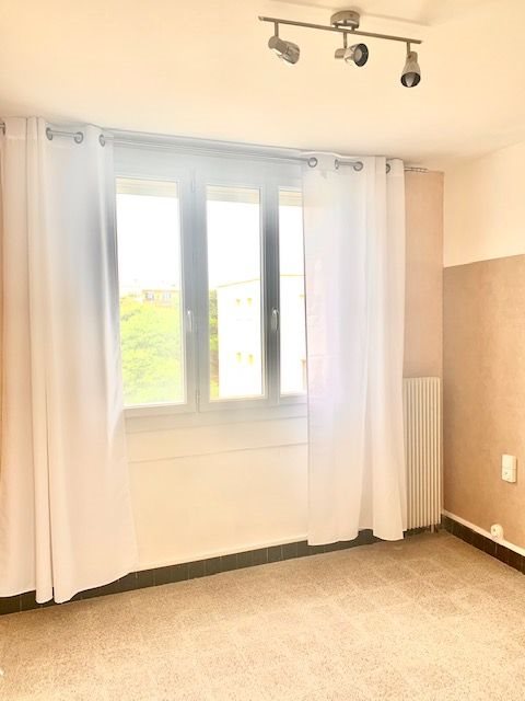 Appartement à louer, 66m², Pont-Saint-Esprit