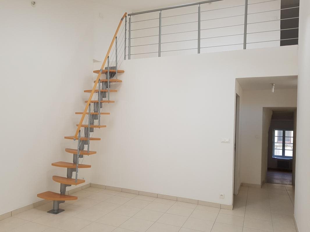 Appartement à louer, 80m², Pont-Saint-Esprit