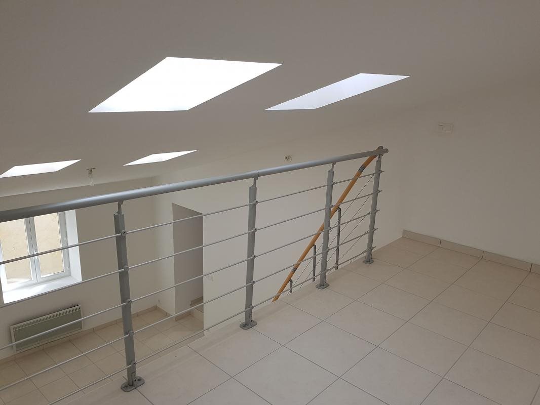 Appartement à louer, 80m², Pont-Saint-Esprit