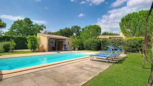 Maison 10 pièces 250 m² · à Saint-Saturnin-lès-Apt · 250 m² · 650 000 €