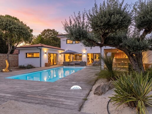 Maison 6 pièces 185 m² · à Bourgneuf · 185 m² · 1 200 000 €