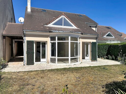 Maison 6 pièces 168 m² · à Feucherolles · 168 m² · 699 000 €