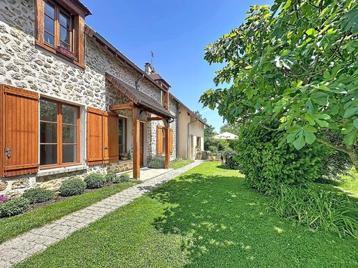 Maison 9 pièces 206 m² · à Feucherolles · 206 m² · 845 000 €
