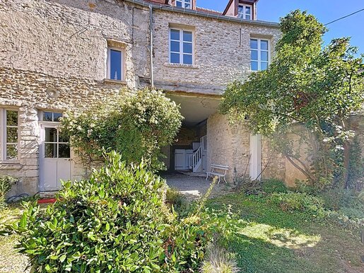 Maison 9 pièces 627 m² · à Saint-Nom-la-Bretèche · 627 m² · 1 685 000 €