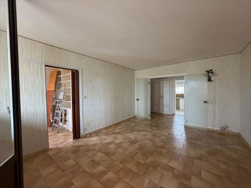 Appartement 4 pièces 73 m² · à Arles · 73 m² · 123 000 €