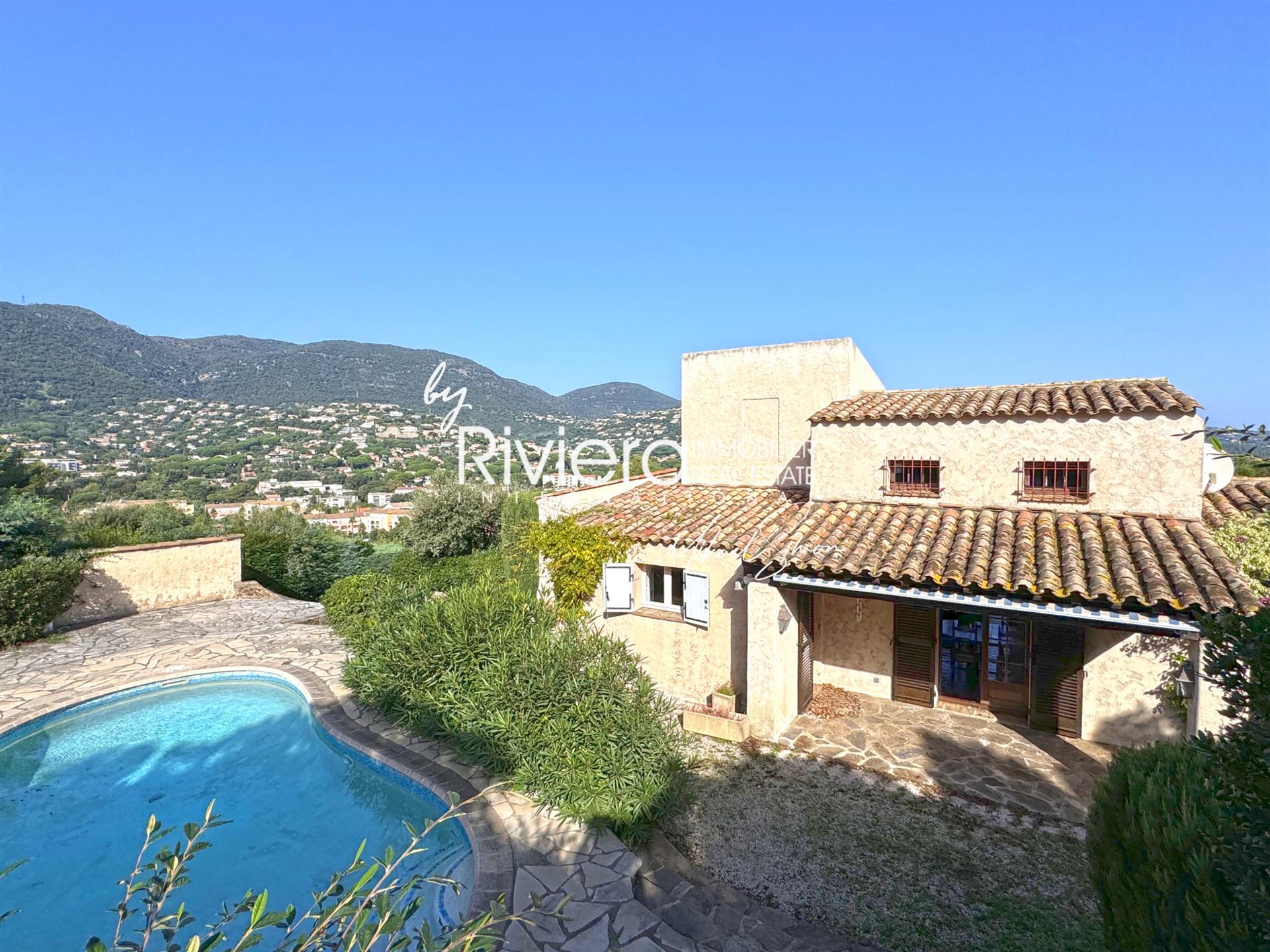 Maison à vendre, 190m², Cavalaire-sur-Mer