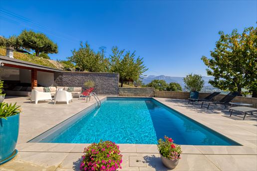 Maison 9 pièces 243 m² · à Chambéry · 243 m² · 998 000 €