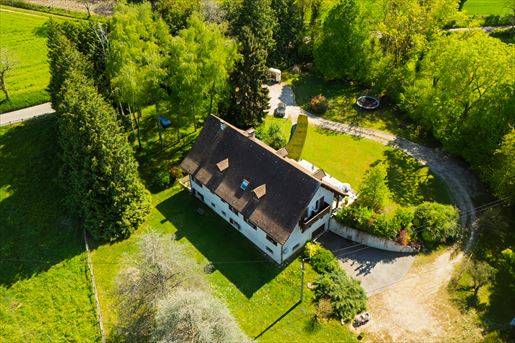 Maison 14 pièces 420 m² · à La Tour-du-Pin · 420 m² · 749 000 €