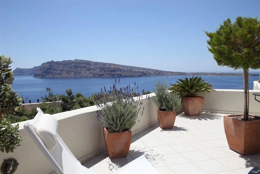 Oia, Santorini — Investiční vila s výhledem na moře a dvojím nájemním potenciálem