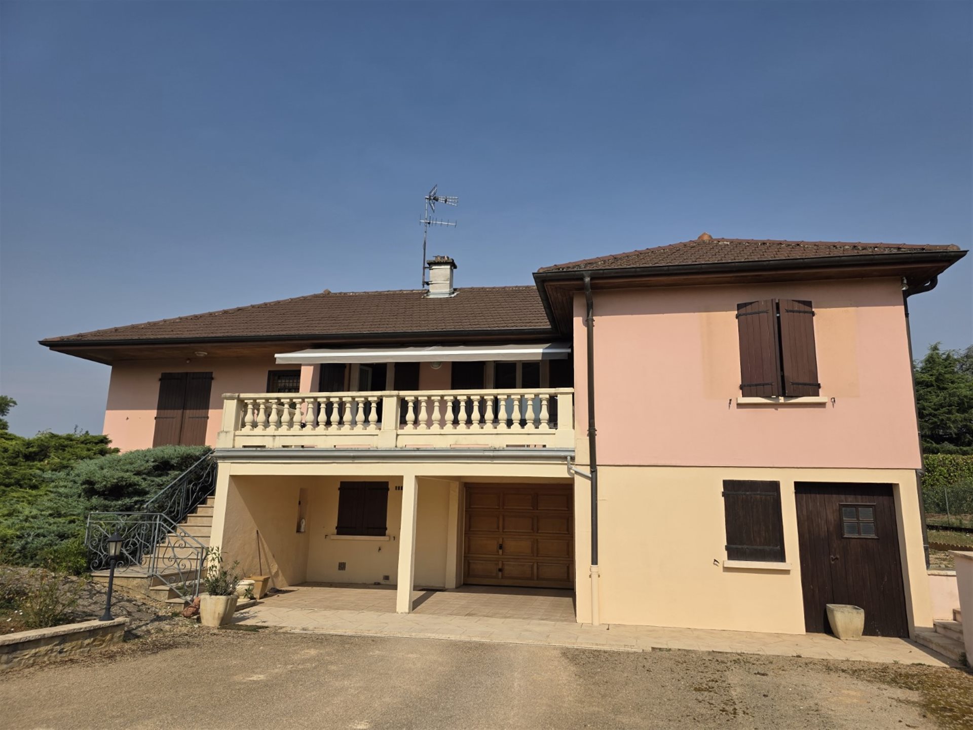 Maison 8 pièces 166 m² · à Tournus · 166 m² · 180 000 €