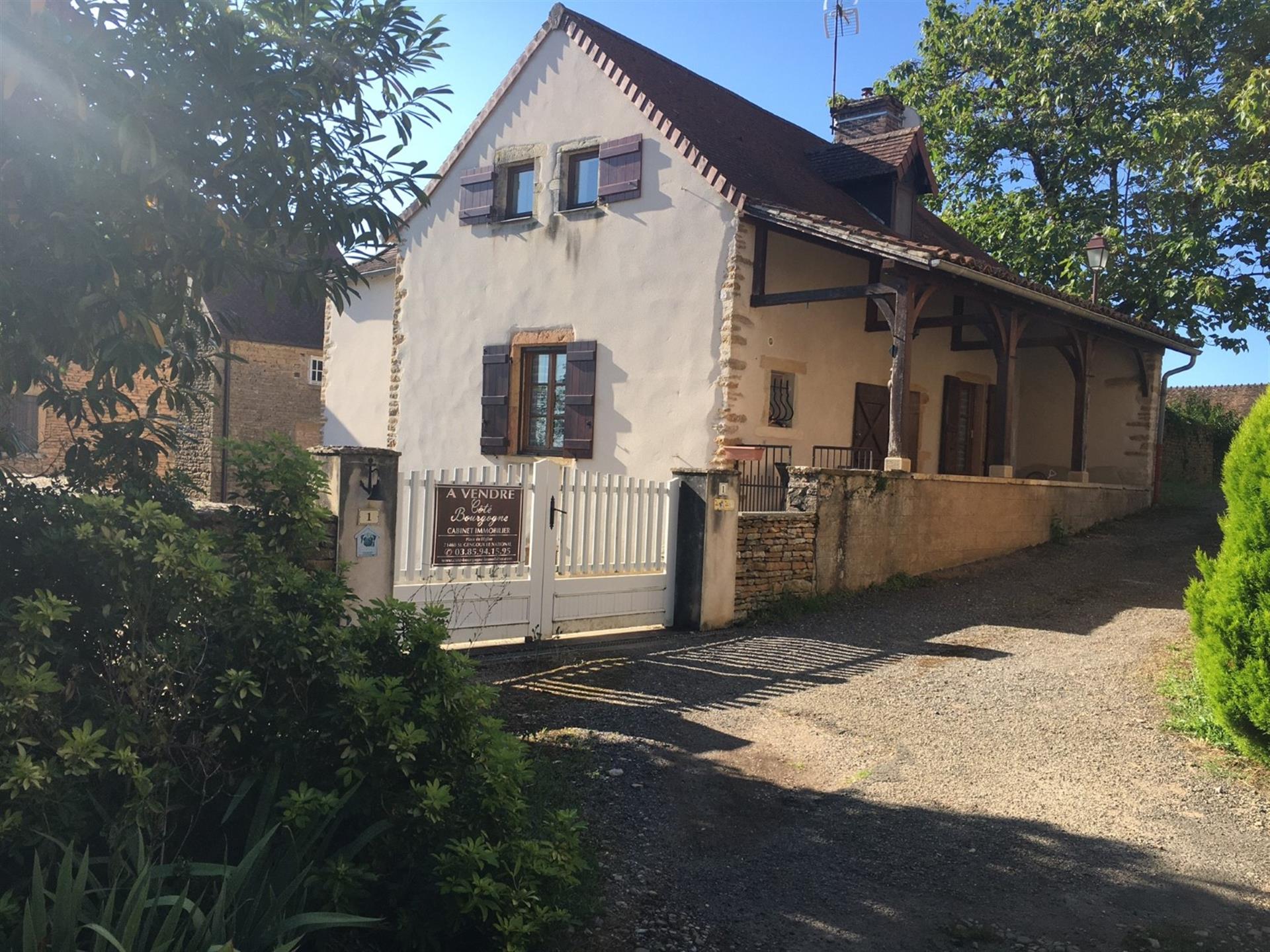 Maison à vendre, 175m², Salornay-sur-Guye